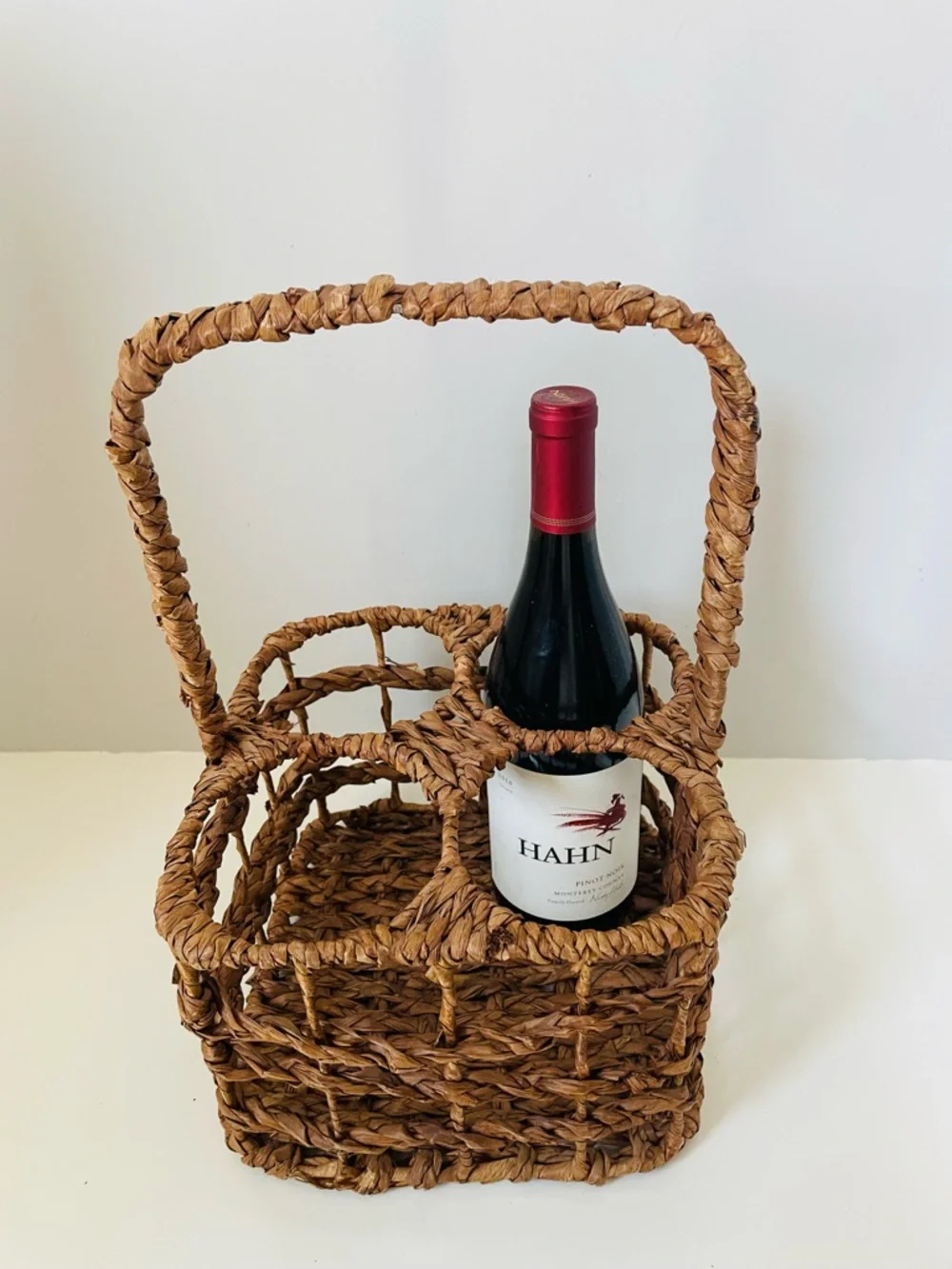 Wine Caddy Carrier Rustic Woven Basket Wine Display (Wine Bottle Not Included)